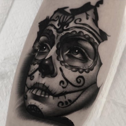 点击大图看下一张：欧美黑灰小图人物骷髅眼睛写实肖像纹身