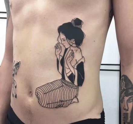 点击大图看下一张：日式艺妓女生的人像创意纹身图片