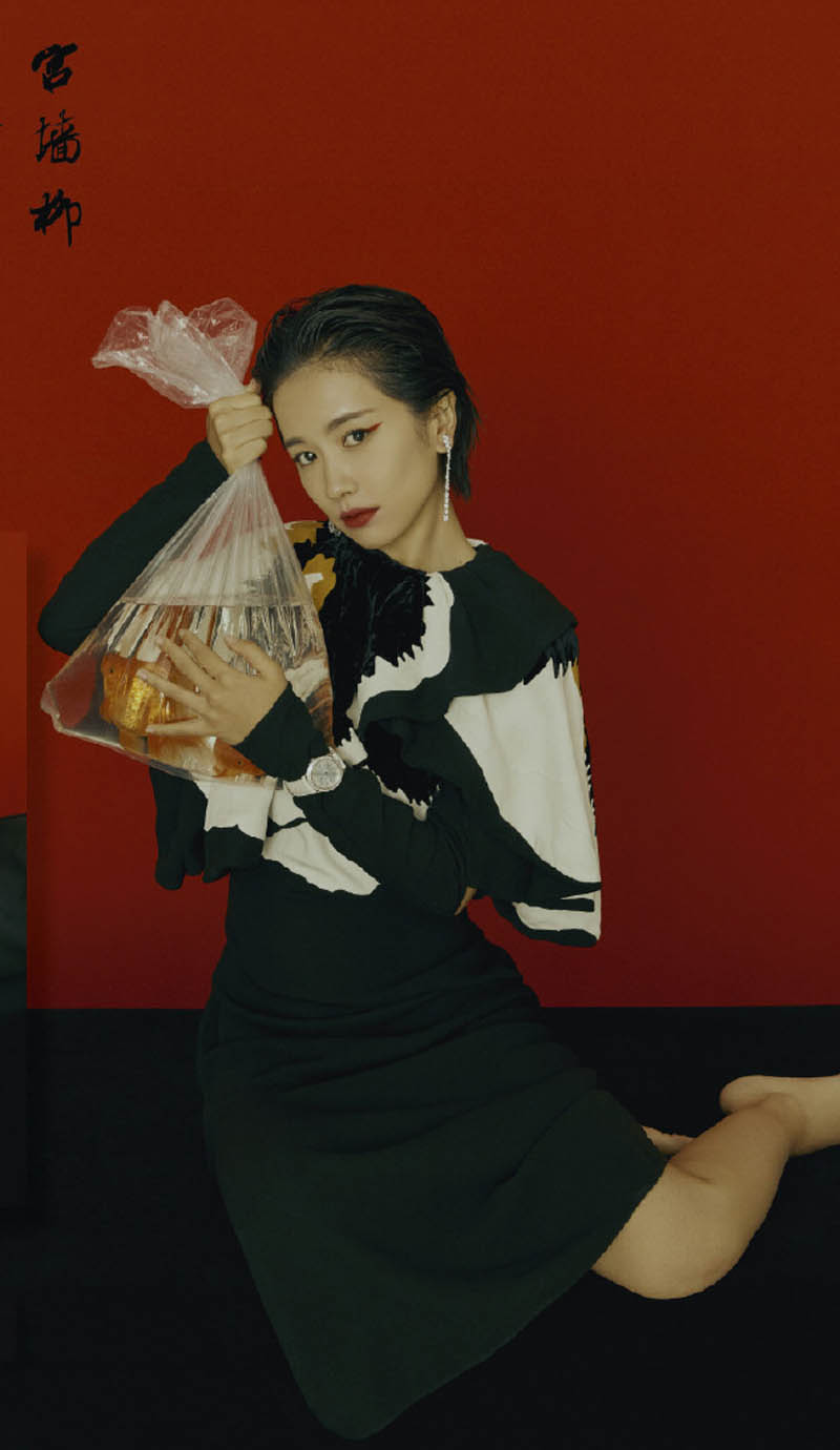 点击大图看下一张：李春嫒古典迷人时尚写真图片