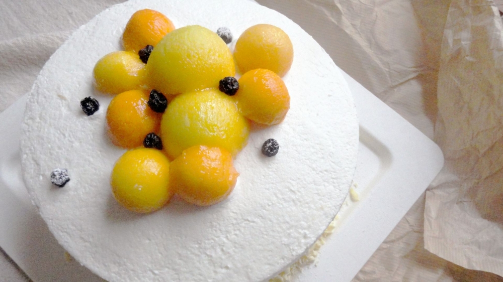 点击大图看下一张：一组香甜可口的芒果蛋糕高清图片