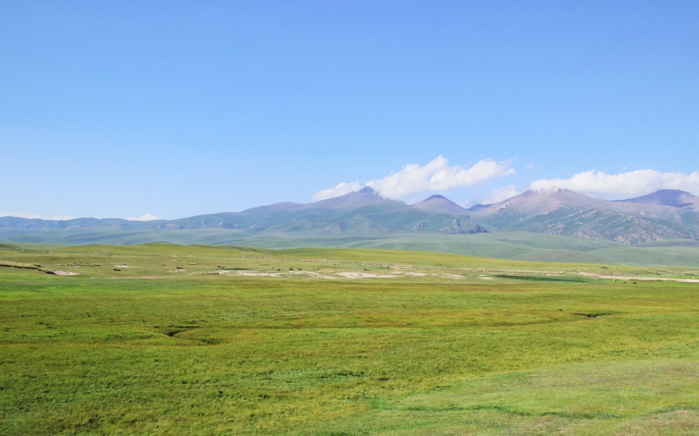点击大图看下一张：新疆禾木草原风景高清图片欣赏