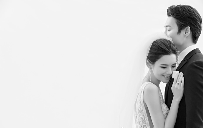 点击大图看下一张：春季新品の韩式内景婚纱拍摄图片欣赏