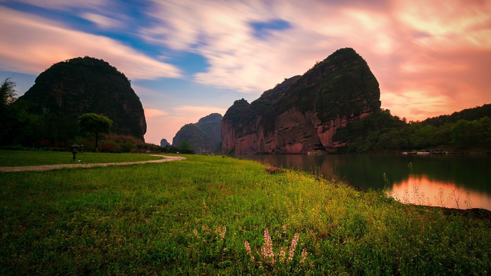 点击大图看下一张：江西龙虎山美丽的大自然风景图片