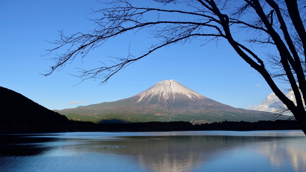 点击大图看下一张：显得格外壮丽的富士山高清图片欣赏