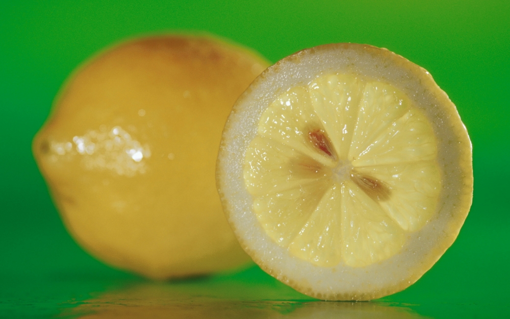 点击大图看下一张：柠檬淡淡的黄颜色，清清的味道，酸酸甜甜