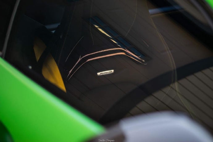 点击大图看下一张：一组绿色大魔王 奔驰 AMG GT-R图片欣赏