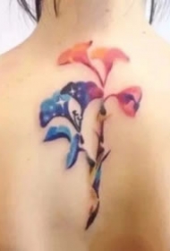 18张女性后背脊椎上的漂亮纹身图案