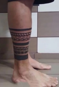 9张黑色的图腾臂环和腿环纹身图案