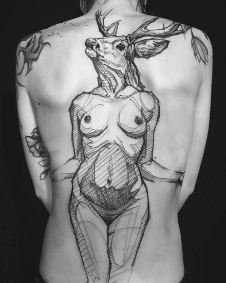点击大图看下一张：法国巴黎的浪漫裸女人像纹身图案
