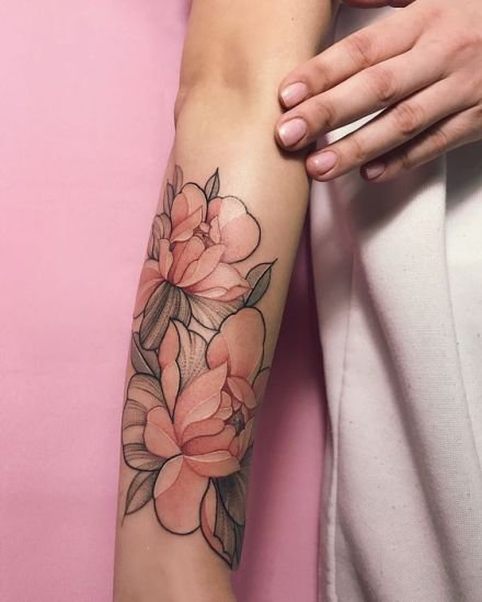 点击大图看下一张：18张女生的粉红色素净的花朵纹身图案