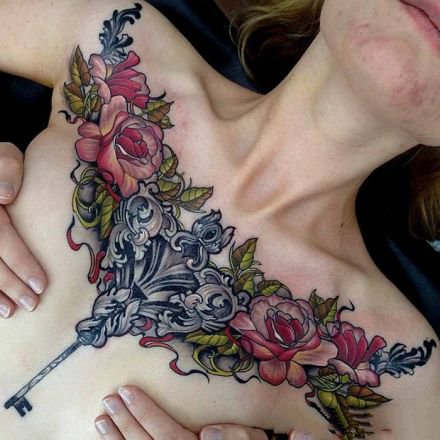 点击大图看下一张：女士9张性感的胸部纹身作品欣赏