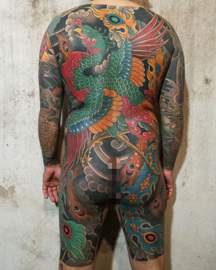 点击大图看下一张：传统日式的满背通体纹身图案9张