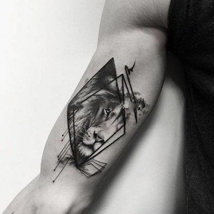 点击大图看下一张：黑灰帅气的一组几何图形狮子纹身图片