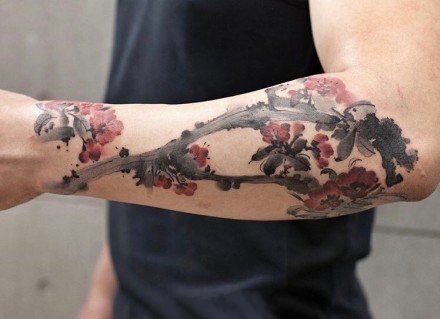 点击大图看下一张：18组中国风水墨纹身作品图片