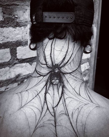 点击大图看下一张：9张黑色的蜘蛛和蛛网纹身作品图案