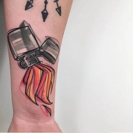 点击大图看下一张：打火机主题的9张打火机纹身图案