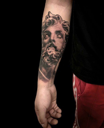 点击大图看下一张：欧美宗教写实黑灰人物纹身作品图片