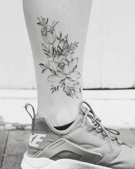 点击大图看下一张：唯美系脚踝小清新素花朵纹身图片
