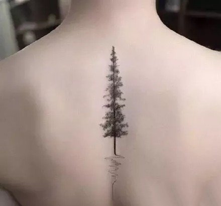点击大图看下一张：好看的一组树纹身作品图案9张