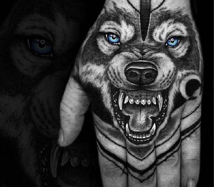 点击大图看下一张：几张霸气的狼纹身图片欣赏