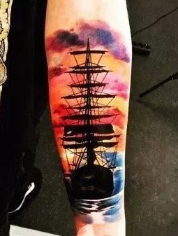 点击大图看下一张：9款很漂亮的彩色大帆船纹身图案