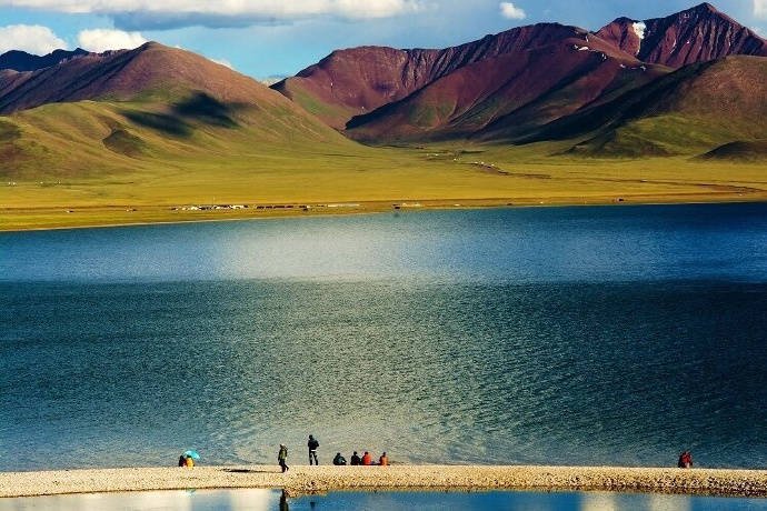 点击大图看下一张：西藏，夏天的圣湖美不胜收的美景图片欣赏