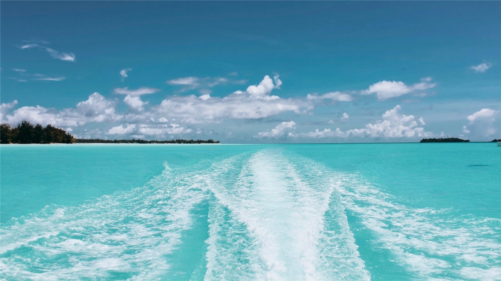 点击大图看下一张:波澜壮阔的大海,无边无际,风景壮观迷人壁纸