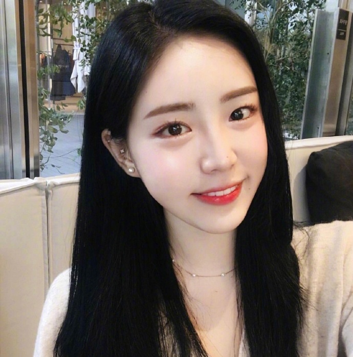 点击大图看下一张：韩国女生甜美清新的日常发型图片欣赏