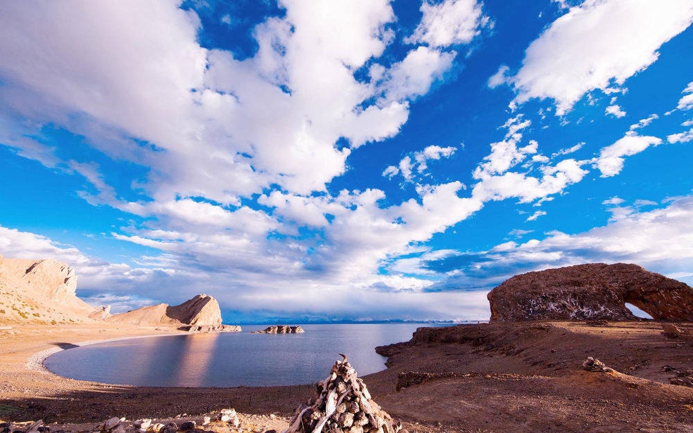 点击大图看下一张：西藏圣象天门超美的蓝天白云风景图片