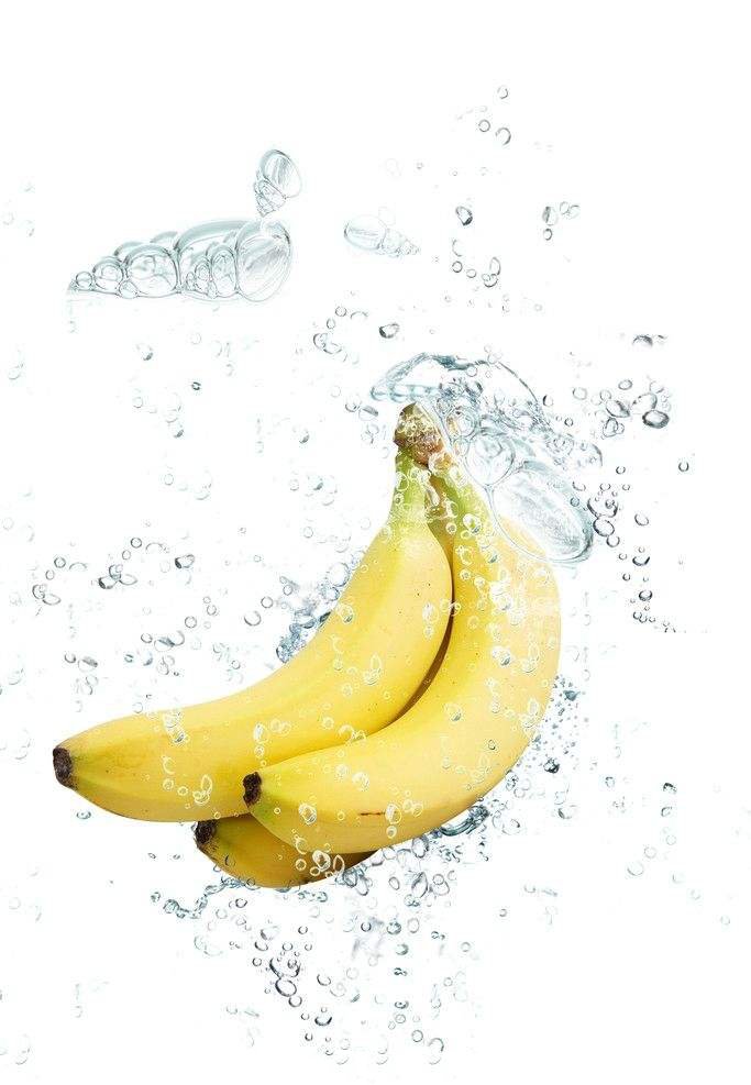 点击大图看下一张：一组超有意境感的水中香蕉高清图片欣赏