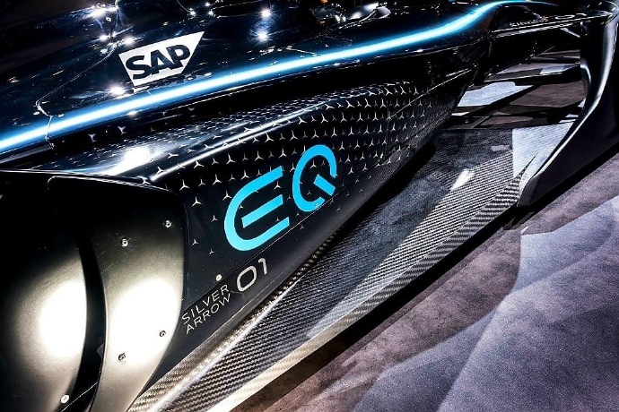 点击大图看下一张：超帅的奔驰EQ Formula E 车队的 Formula E project