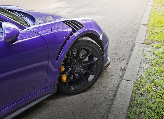 点击大图看下一张：一组帅气骚紫色 保时捷 911 GT3 RS图片欣赏