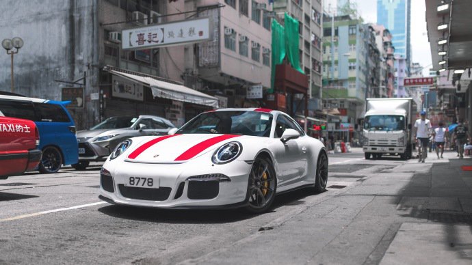 点击大图看下一张：一组香港街头的 保时捷 911 R图片欣赏