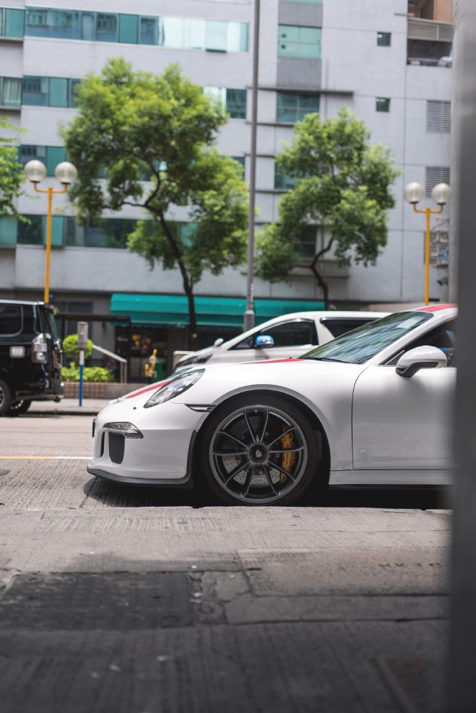 点击大图看下一张：一组香港街头的 保时捷 911 R图片欣赏