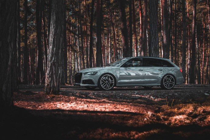 点击大图看下一张：一组水泥灰的奥迪 RS6 Avant图片欣赏