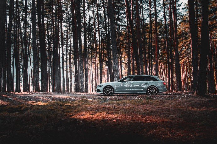 点击大图看下一张：一组水泥灰的奥迪 RS6 Avant图片欣赏