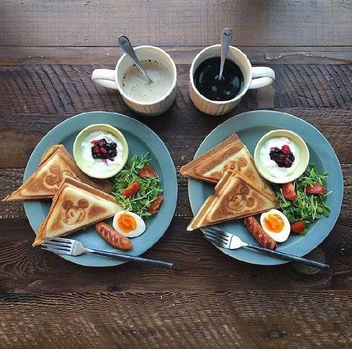 点击大图看下一张：两个人的早餐也要很有仪式感
