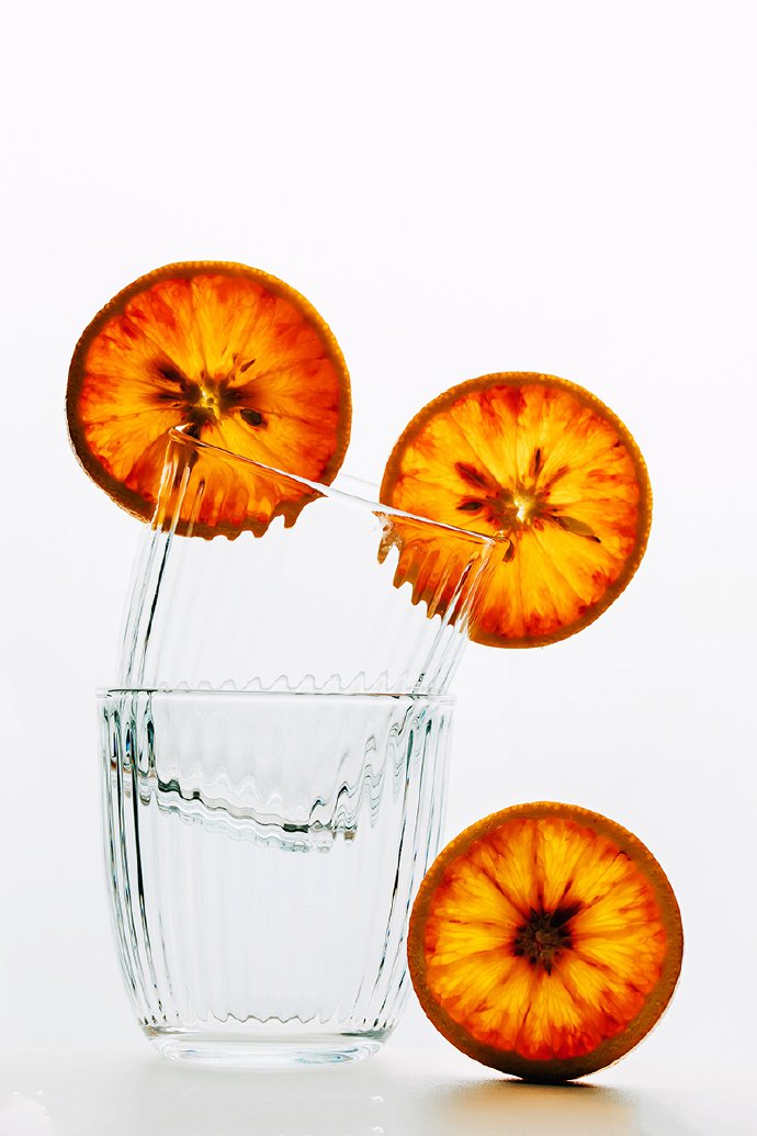 点击大图看下一张：血橙充沛的汁液盈满唇舌，美味到了极致
