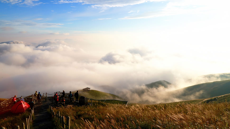 点击大图看下一张：一组武功山云海风景图片欣赏