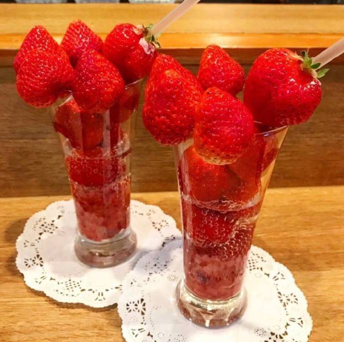 点击大图看下一张：完莓演绎、演绎莓丽的红红的草莓