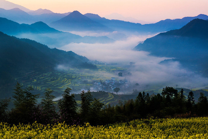 点击大图看下一张：江岭早晨恍若仙境的风景图片欣赏