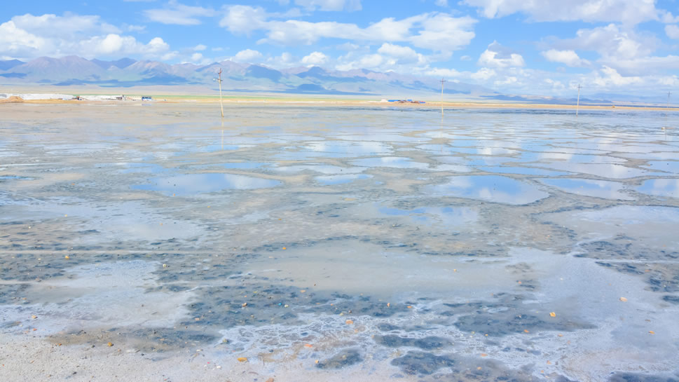 点击大图看下一张：中国”天空之境“的茶卡盐湖美景图片欣赏