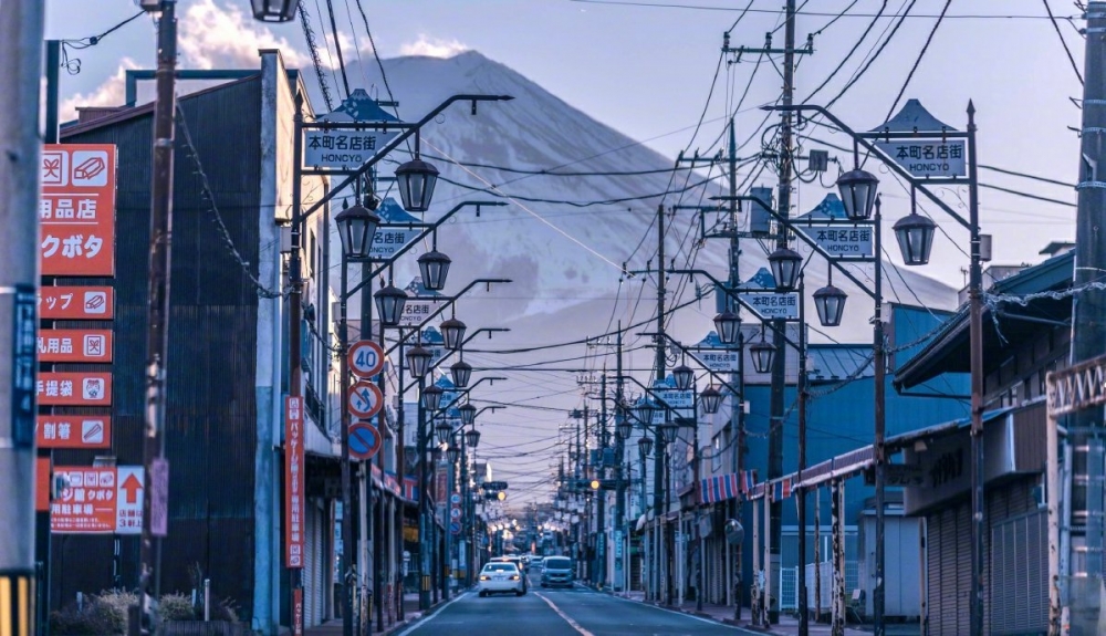 点击大图看下一张：景色十分美丽的富士山风景图欣赏