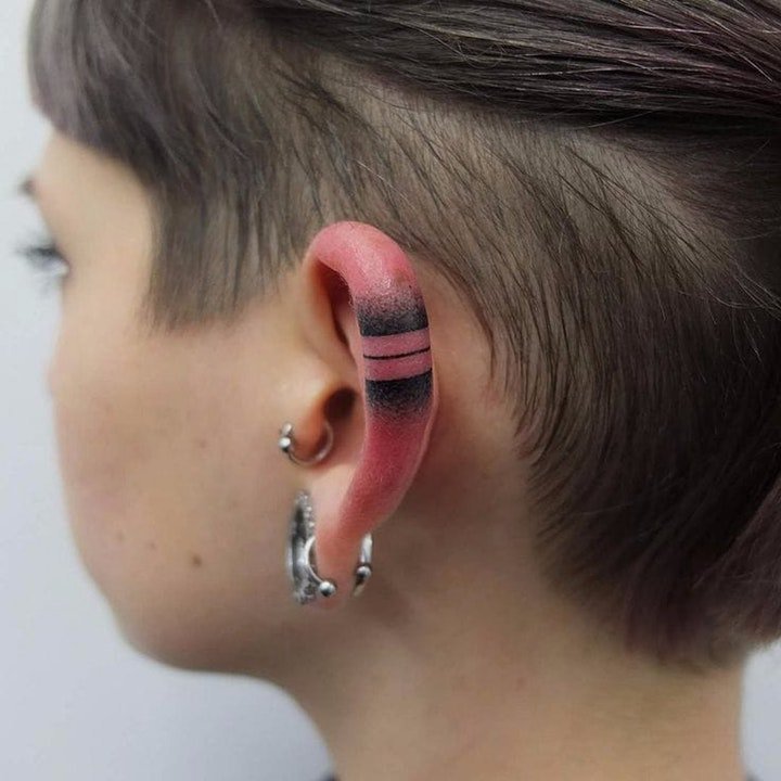 点击大图看下一张：纹身耳朵  简约而又清新靓丽的耳朵部位纹身图案