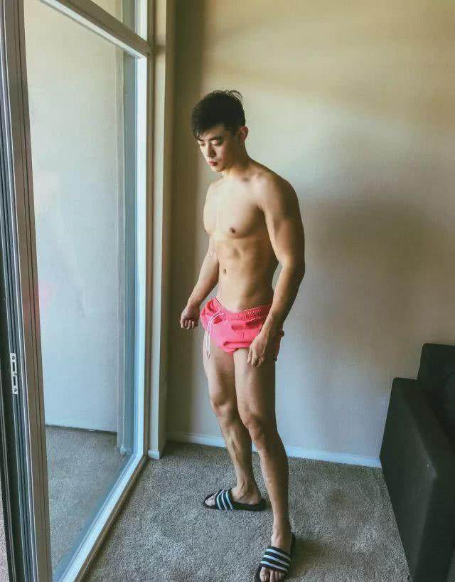 点击大图看下一张：性感中国男模男人裸体艺术写真图片
