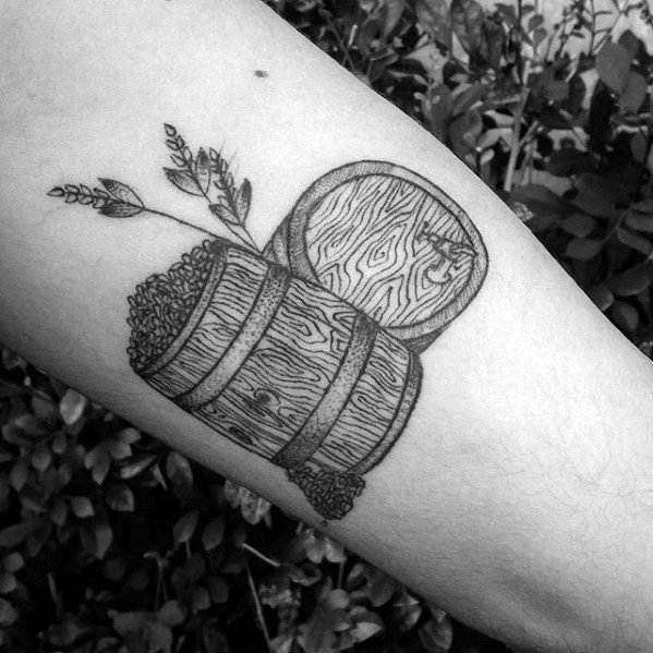 点击大图看下一张：啤酒纹身图案   多款清爽的啤酒系列纹身图案
