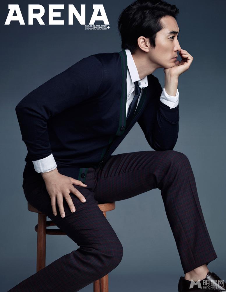 点击大图看下一张：成熟稳重的韩国帅哥宋承宪杂志摄影写真图片