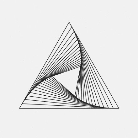 点击大图看下一张：小清新的一组简约三角几何纹身图片