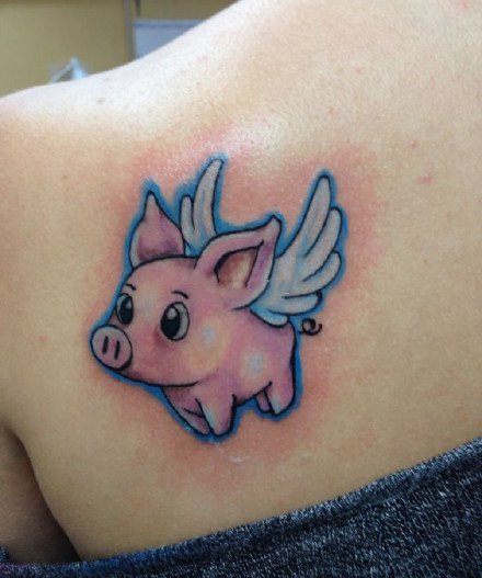 点击大图看下一张：猪主题的一组小猪纹身图案9张