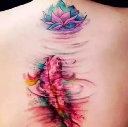 点击大图看下一张：超漂亮的9张莲花纹身图片作品